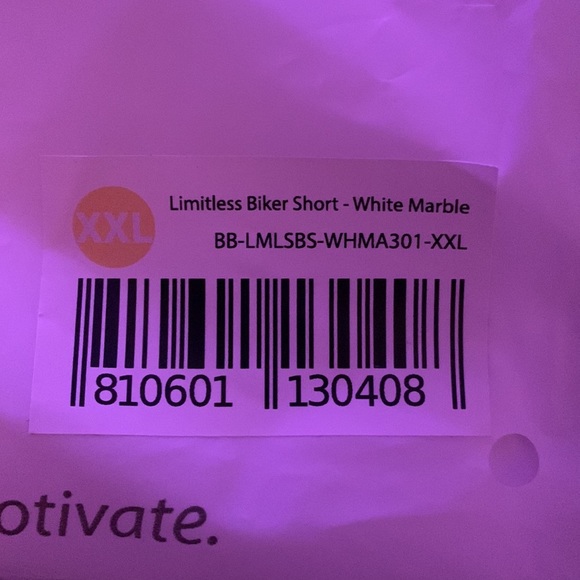 BuffBunny Limitless Biker Short - Marble Collection - Picture 3 of 3